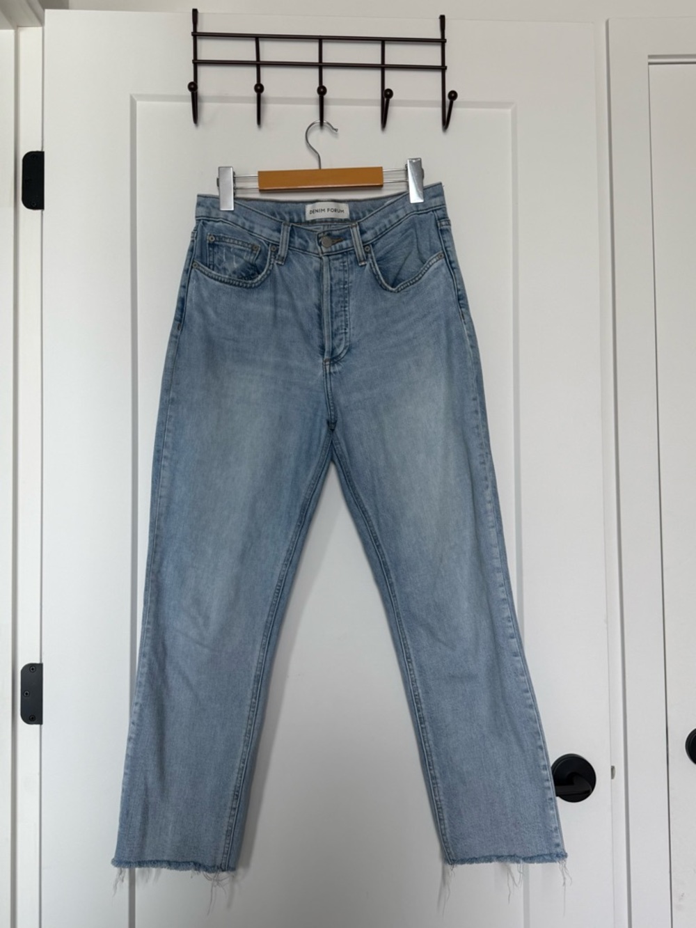 Aritzia Denim Forum “The Arlo Hi-Rise Straight Jean” with Button-Fly - Picture 3 of 6